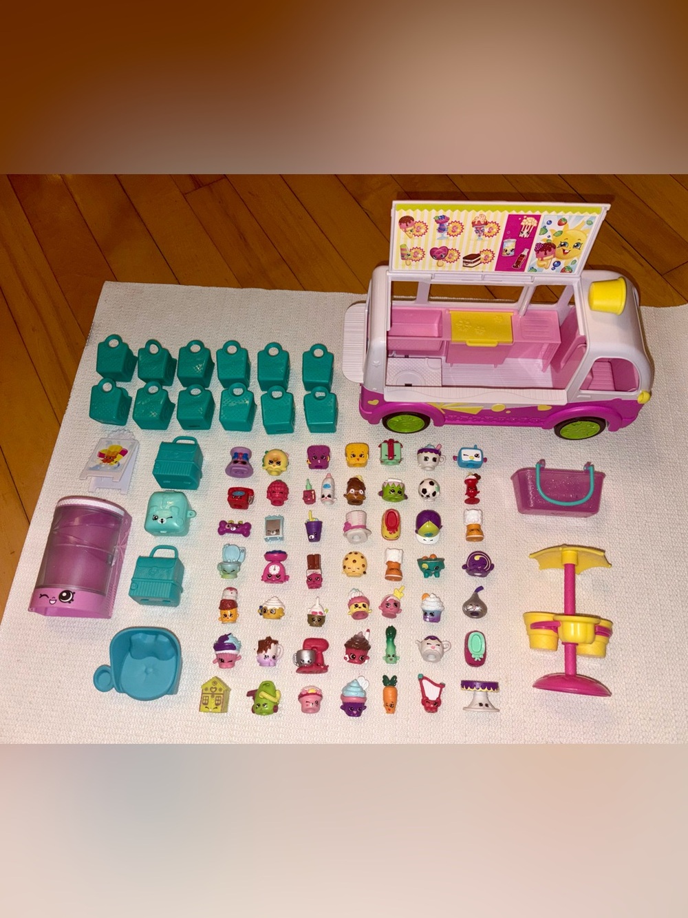 Huge Shopkins Set / 50 Shopkins / Lot Scoops Ice Cream Truck retired